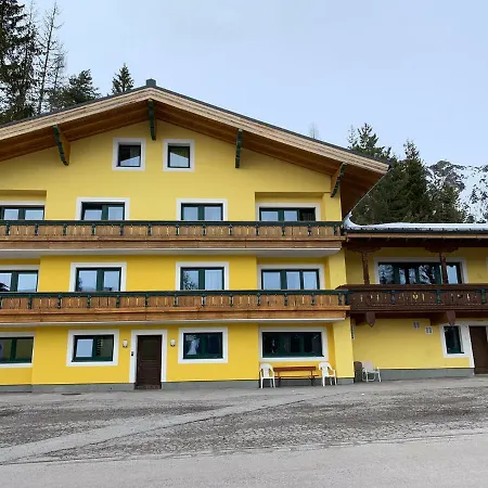 Mountain Hostel Dorms Хостел